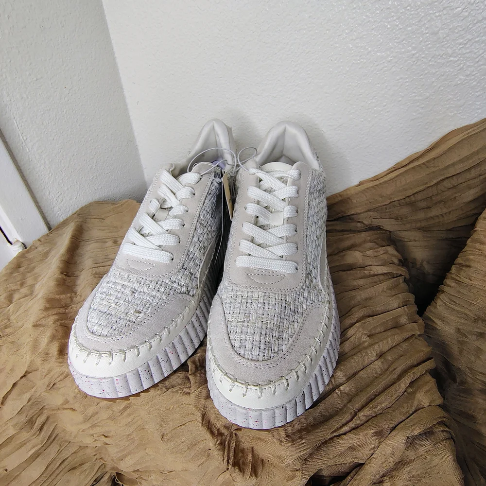 Universal Thread Women's Gray and White Memory Foam Sneakers Sz 9 - Picture 5 of 11